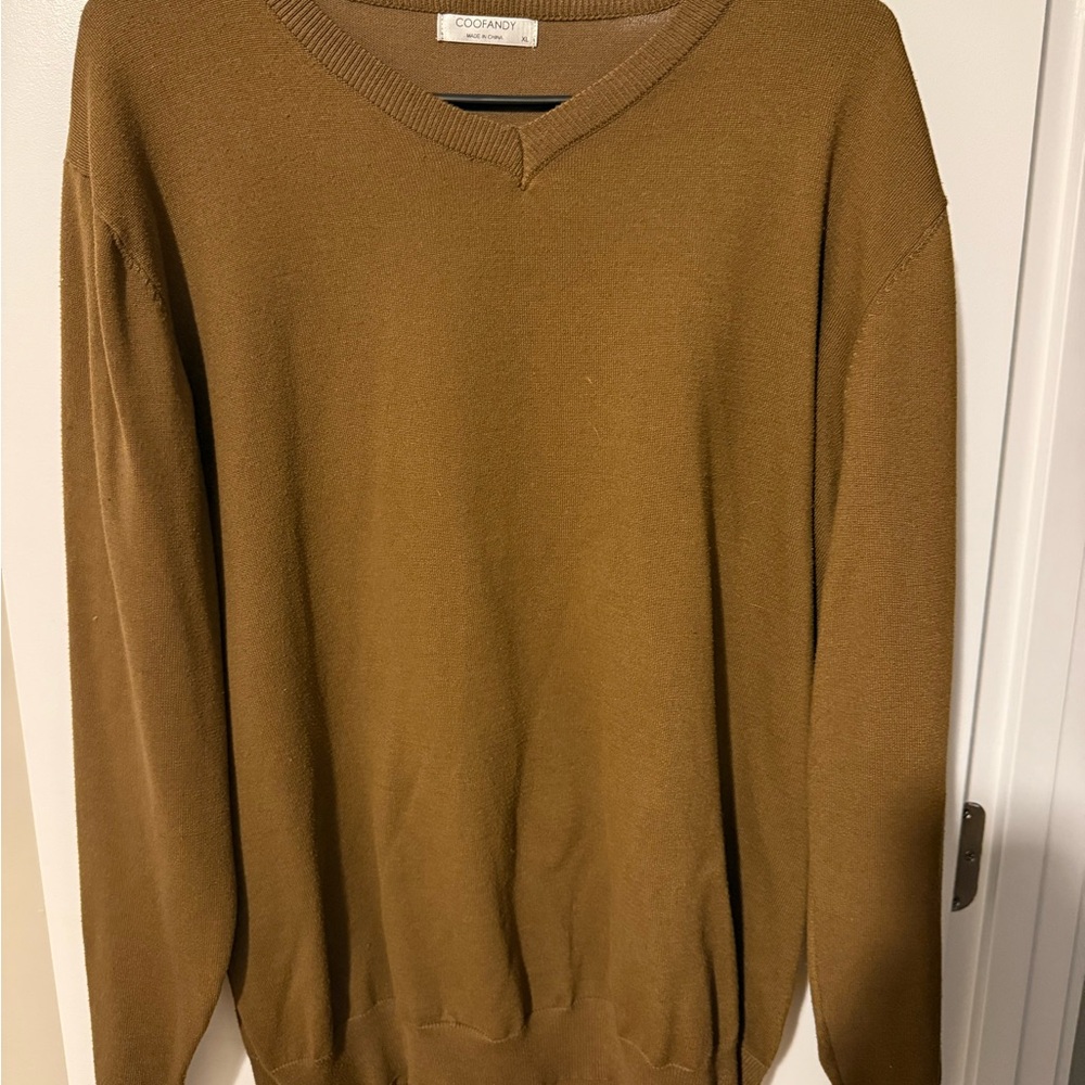 Coofandy Brown Men's Tan V-Neck Sweater - Picture 2 of 3